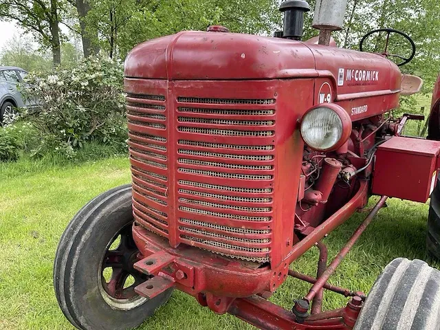 Mccormick wd9 oldtimer tractor - afbeelding 2 van  23