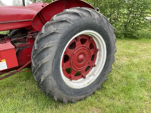 Mccormick wd9 oldtimer tractor - afbeelding 5 van  23