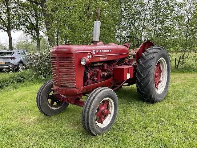 Mccormick wd9 oldtimer tractor - afbeelding 1 van  23