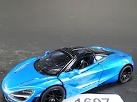 Mclaren 720s blauw-zwart - afbeelding 1 van  5