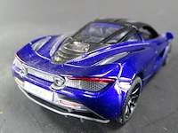 Mclaren 720s blauw-zwart - afbeelding 2 van  3