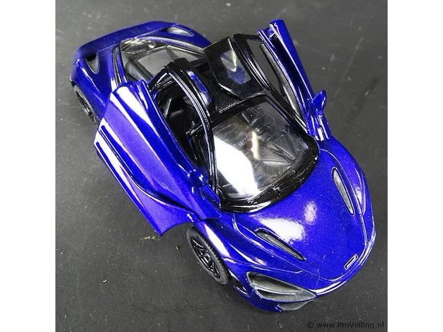 Mclaren 720s blauw-zwart - afbeelding 3 van  3