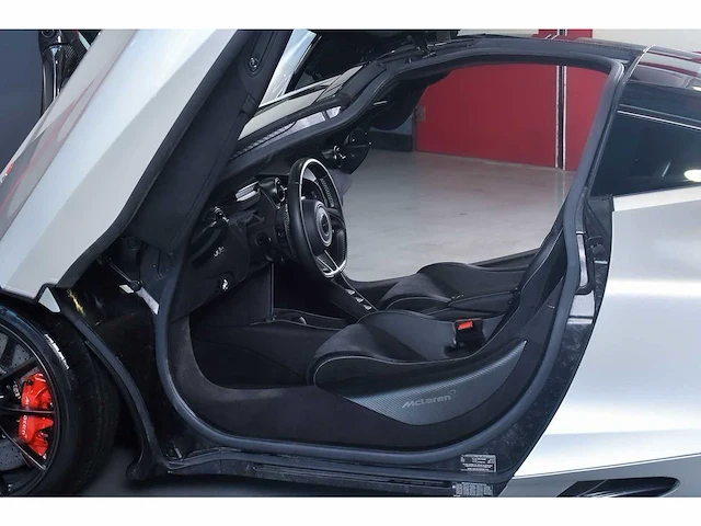 Mclaren 720s coupe 4,0l v8 twin turbo - 2018 - afbeelding 63 van  88