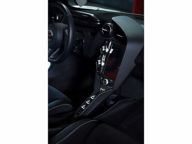 Mclaren 720s coupe 4,0l v8 twin turbo - 2018 - afbeelding 82 van  88