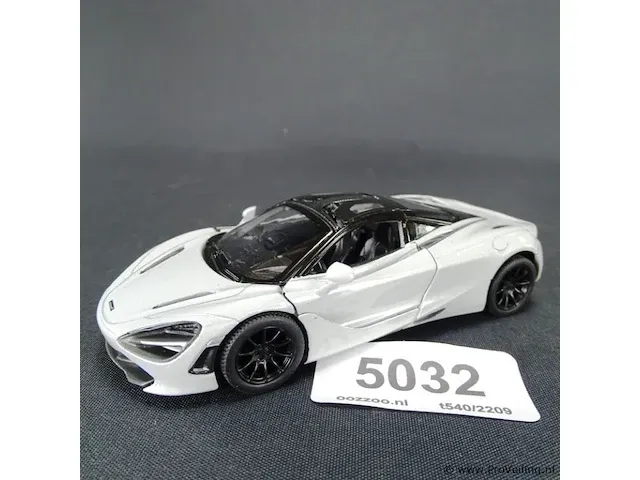 Mclaren 720s grijs-zwart - afbeelding 1 van  5