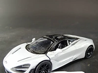 Mclaren 720s wit - afbeelding 1 van  3