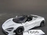 Mclaren 720s zilver-zwart - afbeelding 1 van  5