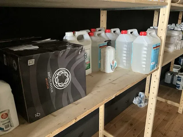 Mcpaint partij verf, verfbenodigdheden en divers - afbeelding 12 van  12