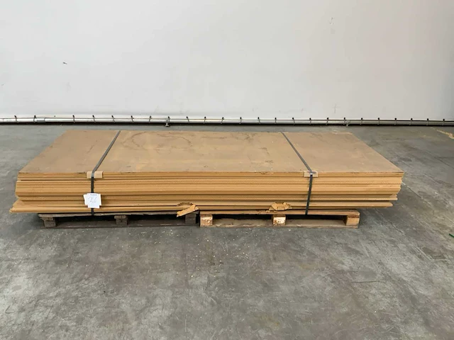 Mdf plaat ca 2620x1040x12mm (23x) - afbeelding 2 van  7