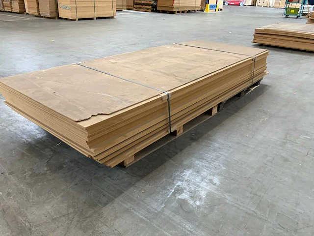 Mdf plaat ca 2620x1040x12mm (23x) - afbeelding 6 van  7
