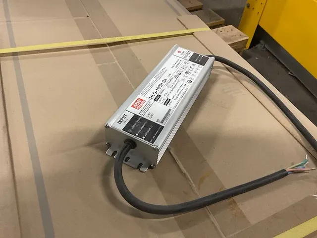Meanwell hlg-100h-24 elektronische drivers voor leds (9x) - afbeelding 2 van  5