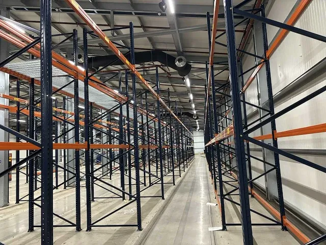 Mecalux - pallet racking - afbeelding 2 van  7