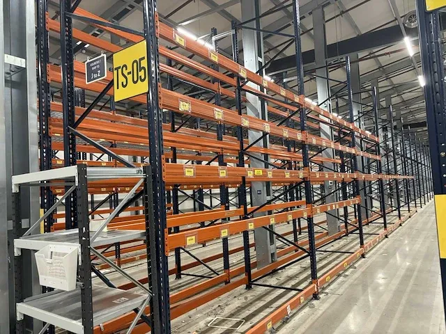 Mecalux - pallet racking - afbeelding 3 van  7