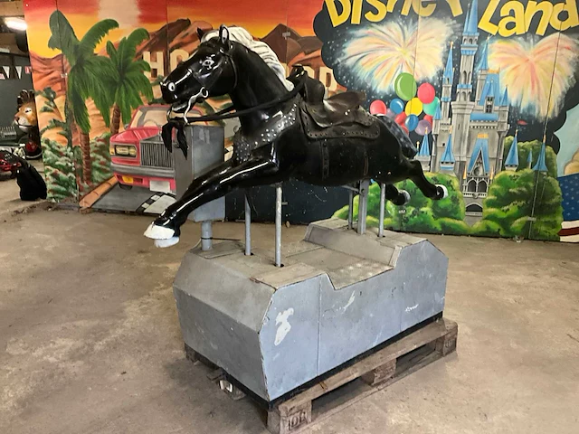 Mechanisch hobbelpaard - afbeelding 1 van  13