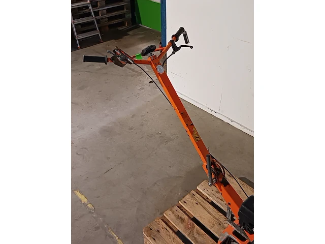 Mechanische troffel 600mm benzine, atlas copco, bg 240, 2016 - afbeelding 9 van  13