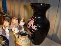 Mechanische wandklok, vaas, 12 sierstukken - afbeelding 3 van  11