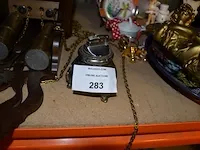 Mechanische wandklok, vaas, 12 sierstukken - afbeelding 6 van  11