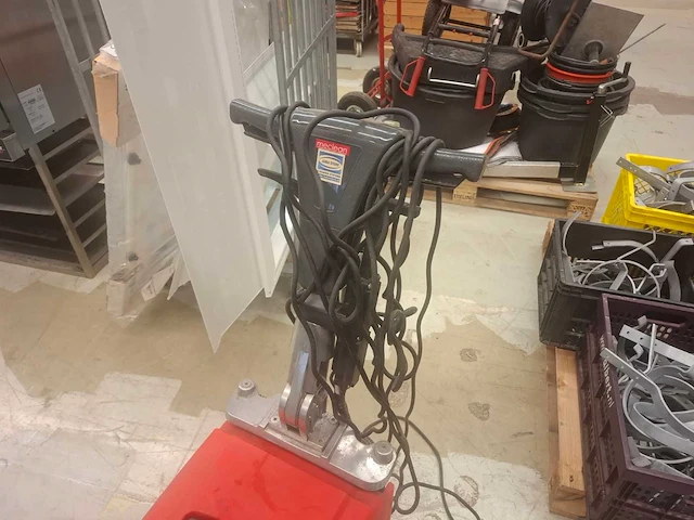 Meclean - 2013 - powerscrub 40e - schrob-zuigmachine - afbeelding 2 van  4