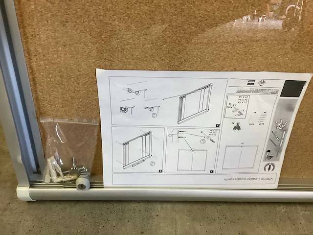 Mededelingenbord met glas - afbeelding 4 van  5