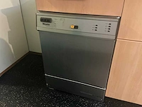 Medicijnen uitgifte machine en overige machines - afbeelding 6 van  35