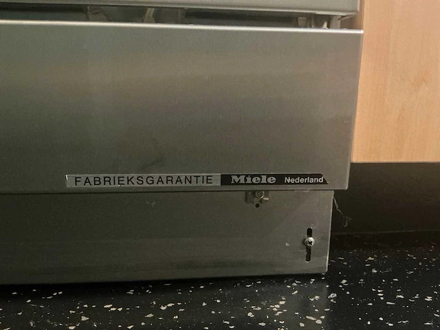 Medicijnen uitgifte machine en overige machines - afbeelding 15 van  35