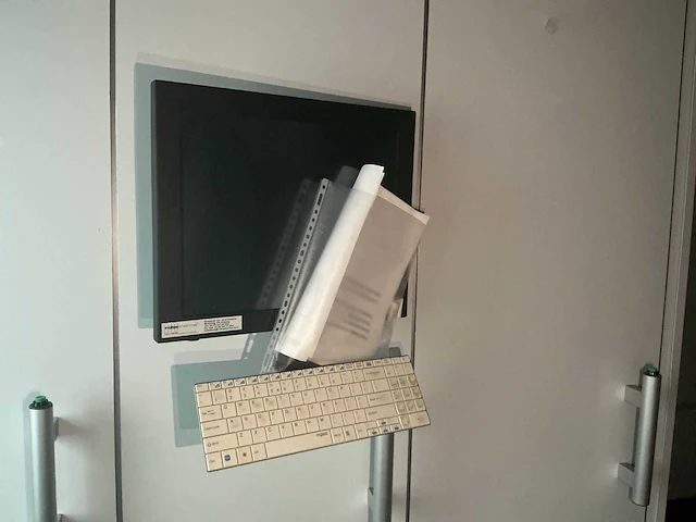 Medicijnen uitgifte machine en overige machines - afbeelding 23 van  35