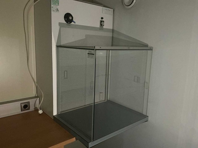 Medicijnen uitgifte machine en overige machines - afbeelding 24 van  35