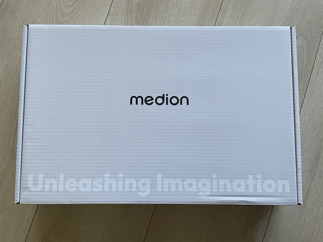 Medion laptop 15.6" 16gb 512gb ssd - afbeelding 1 van  2