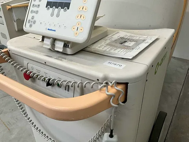 Medtronic - o-boog - röntgenbuis varian a-132 - 2009 - afbeelding 15 van  17