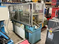 Meervoudige tap-en ponsmachine