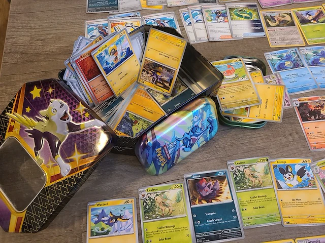 Mega pokémonkaartencollectie - vele kaarten inclusief zeldzaamheden en twee originele pokémon tins - afbeelding 10 van  17