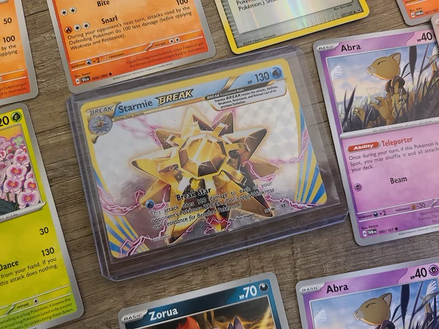 Mega pokémonkaartencollectie - vele kaarten inclusief zeldzaamheden en twee originele pokémon tins - afbeelding 13 van  17