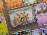 Mega pokémonkaartencollectie - vele kaarten inclusief zeldzaamheden en twee originele pokémon tins - afbeelding 13 van  17