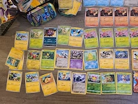 Mega pokémonkaartencollectie - vele kaarten inclusief zeldzaamheden en twee originele pokémon tins - afbeelding 16 van  17
