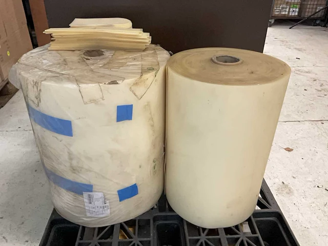 Mehler texnologies tir band op rol ten behoeve van zeilmakerij (2x) - afbeelding 1 van  3