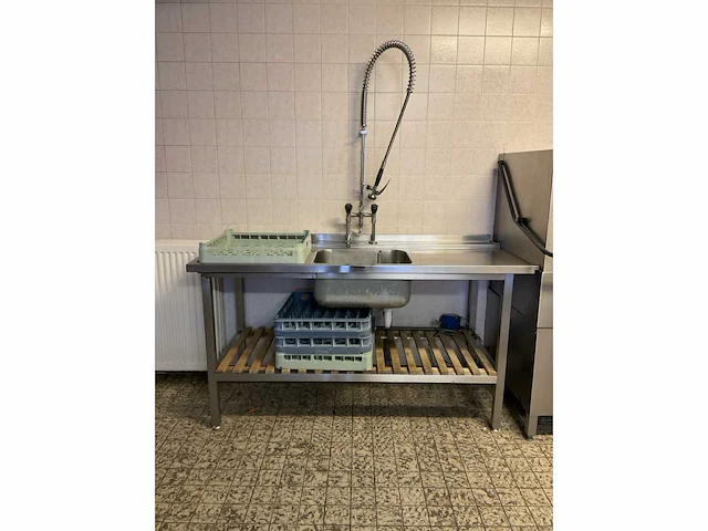 Meiko - complete wasstraat met korvenvaatwasmachine - afbeelding 8 van  14