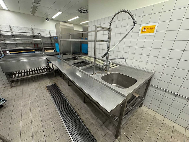 Meiko - m-iq k-m54 v6 p6 - korvenvaatwasmachine incl. rvs aan- afvoertransportbanen, 65 korven, kinetico waterontharders (2x) - afbeelding 22 van  28