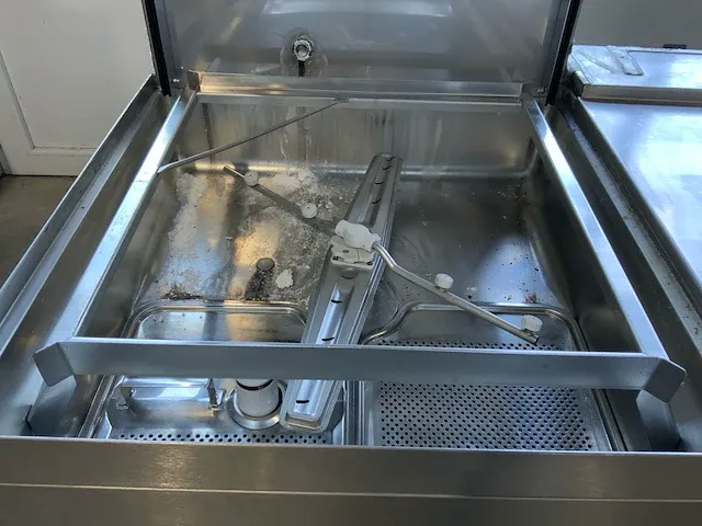 Meiko dv80t korvenvaatwasmachine - afbeelding 9 van  14