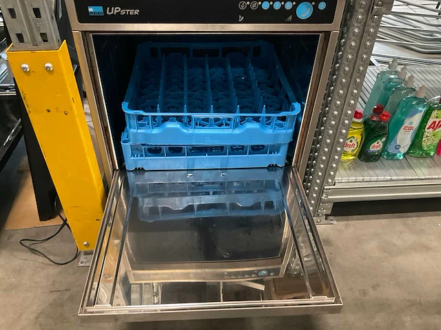 Meiko upster glazenvaatwasmachine - afbeelding 3 van  3