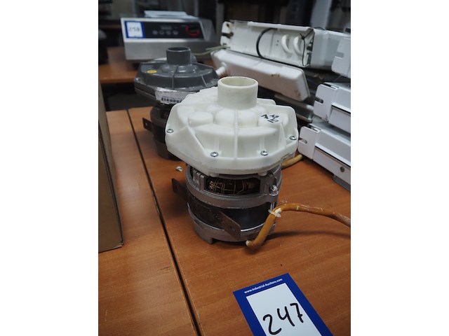 Meiko - afbeelding 2 van  4