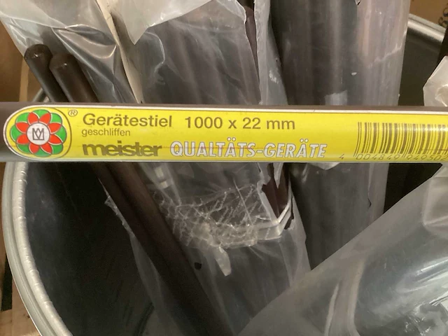 Meister bezemstelen (150x) - afbeelding 1 van  2