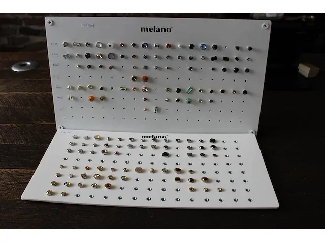 Melano vivid en twisted ringen en stenen in de maten 48 t/m 60. totaal ruim 100 ringen en 125 stenen. - afbeelding 5 van  17