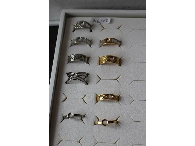 Melano vivid en twisted ringen en stenen in de maten 48 t/m 60. totaal ruim 100 ringen en 125 stenen. - afbeelding 16 van  17
