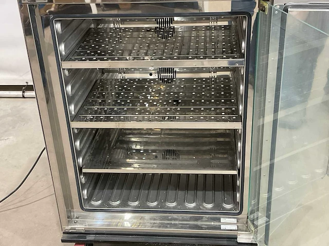 Memmert industriële oven mobiel - afbeelding 9 van  11