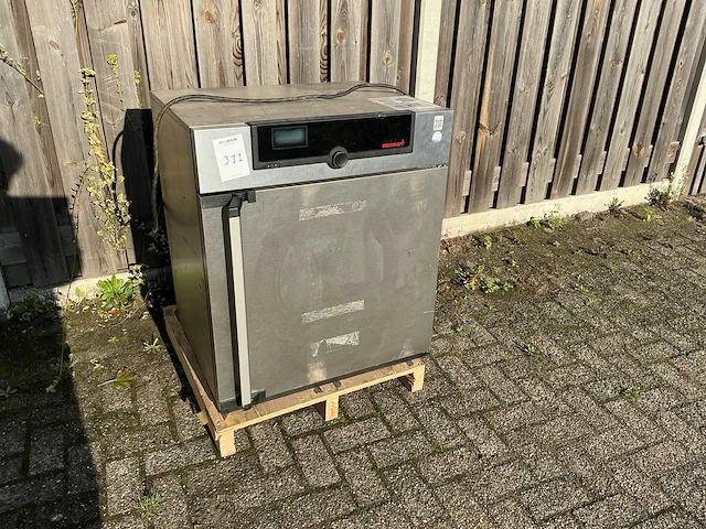 Memmert uf110 laboratoriumoven - afbeelding 1 van  4