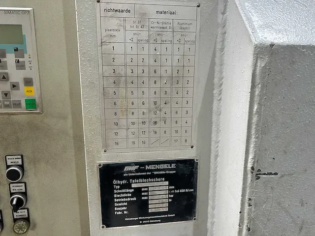 Mengele - s8-4000, 4050x8mm - cnc guillotineschaar - 1998 - afbeelding 12 van  12