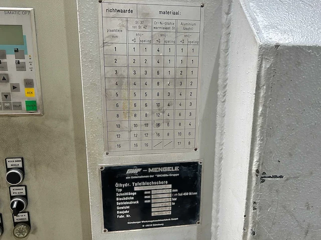 Mengele - s8-4000, 4050x8mm - cnc guillotineschaar - 1998 - afbeelding 13 van  13