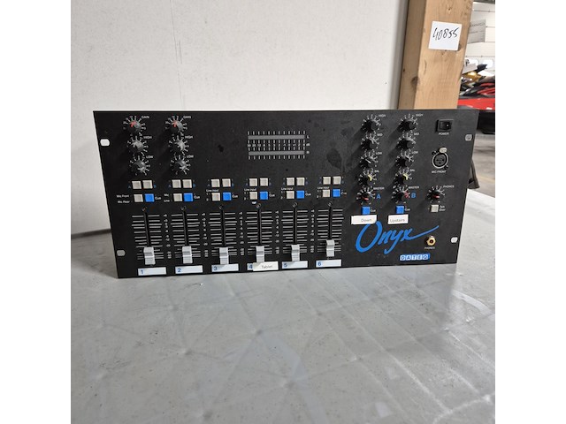 Mengpaneel en 2x versterker, crown, dateq, onyx, xls 1502, xli 2500 - afbeelding 14 van  19