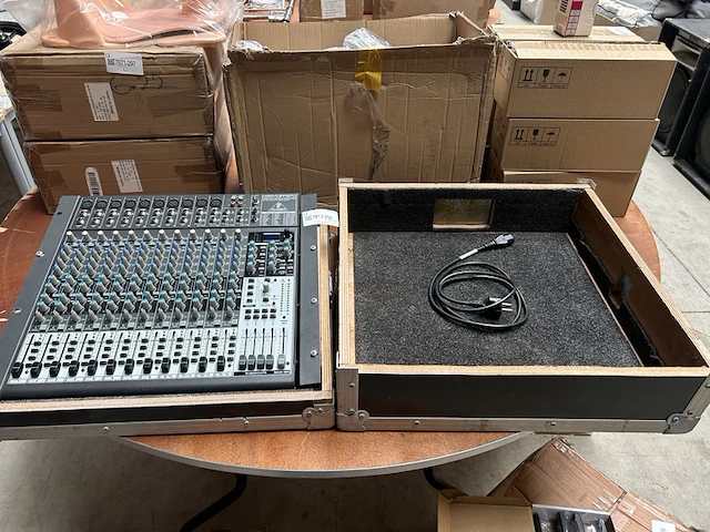 Mengpaneel met flightcase behringer, xenyx2442fx - afbeelding 3 van  10