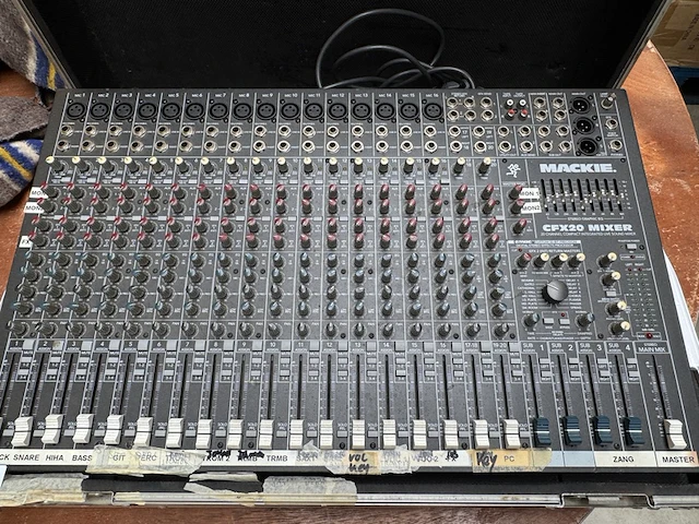 Mengpaneel met flightcase mackie, cfx20 mixer - afbeelding 3 van  7